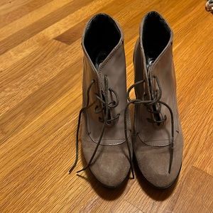 Tod’s heeled booties size 8 or 38